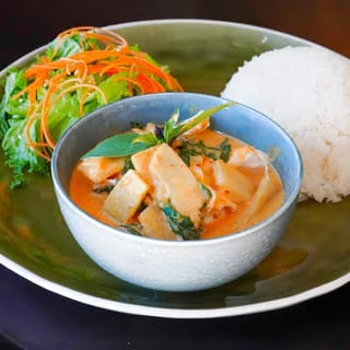 L- 10. Red Chicken Curry